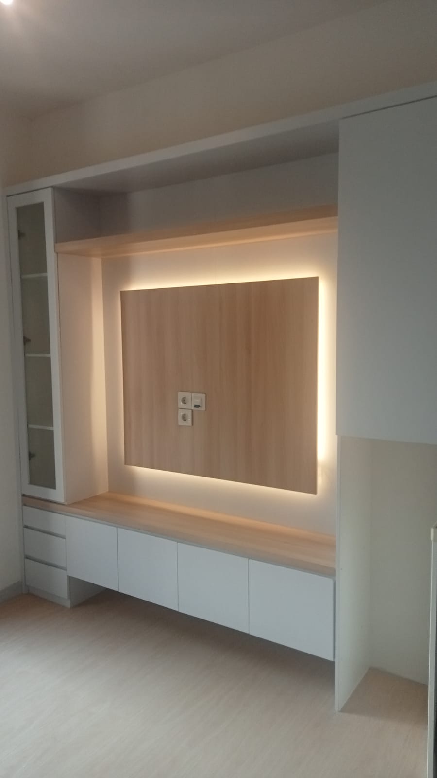 Bufet Kayu Serbaguna